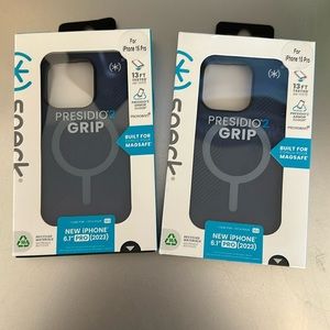 Speck presidio2 Grip iPhone 15 pro 6.1 phone case. Built for MagSafe